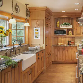 /img/11323-pine-kitchen-maintenance.webp