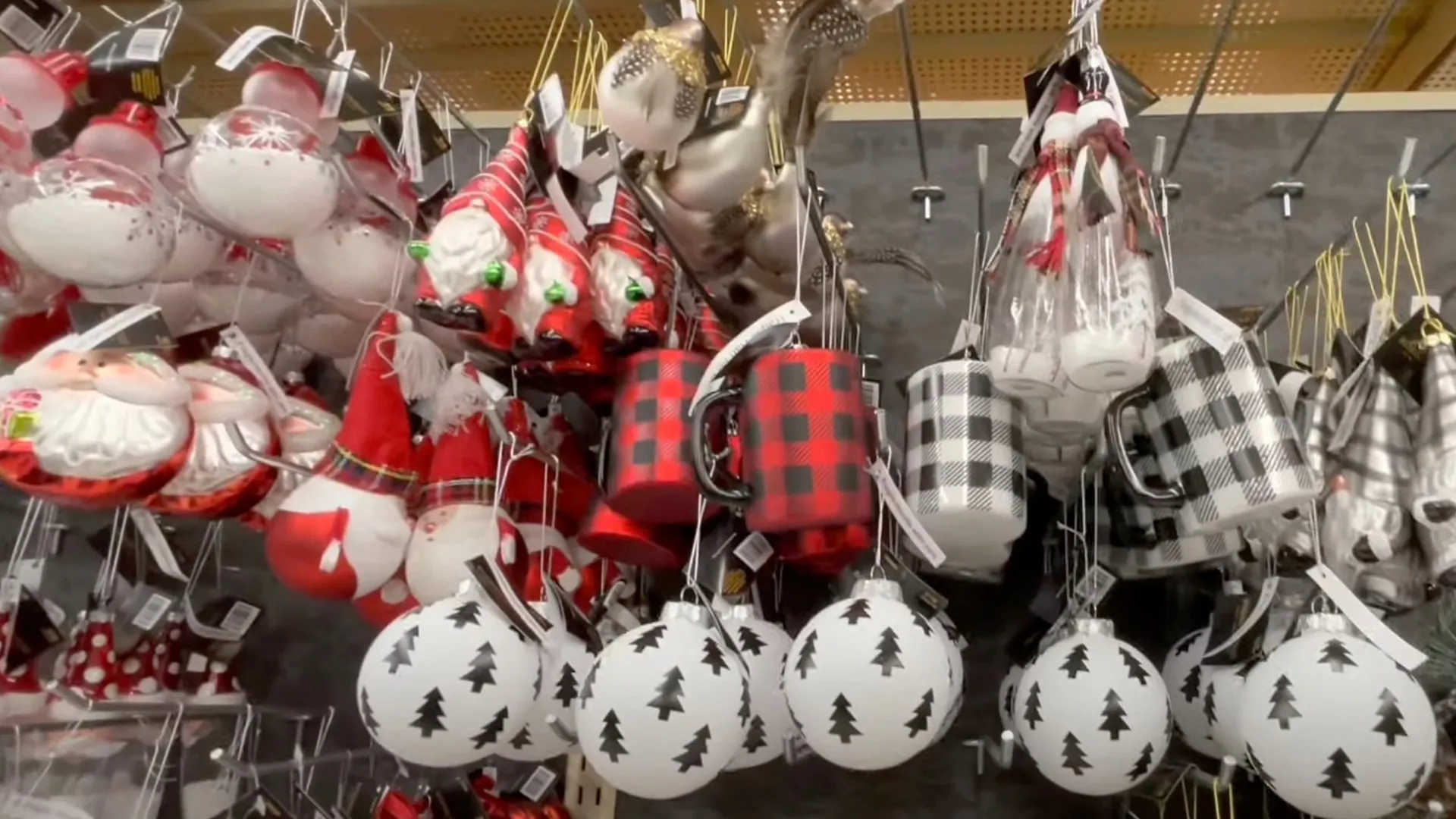 11335 christmas kitchen color palette