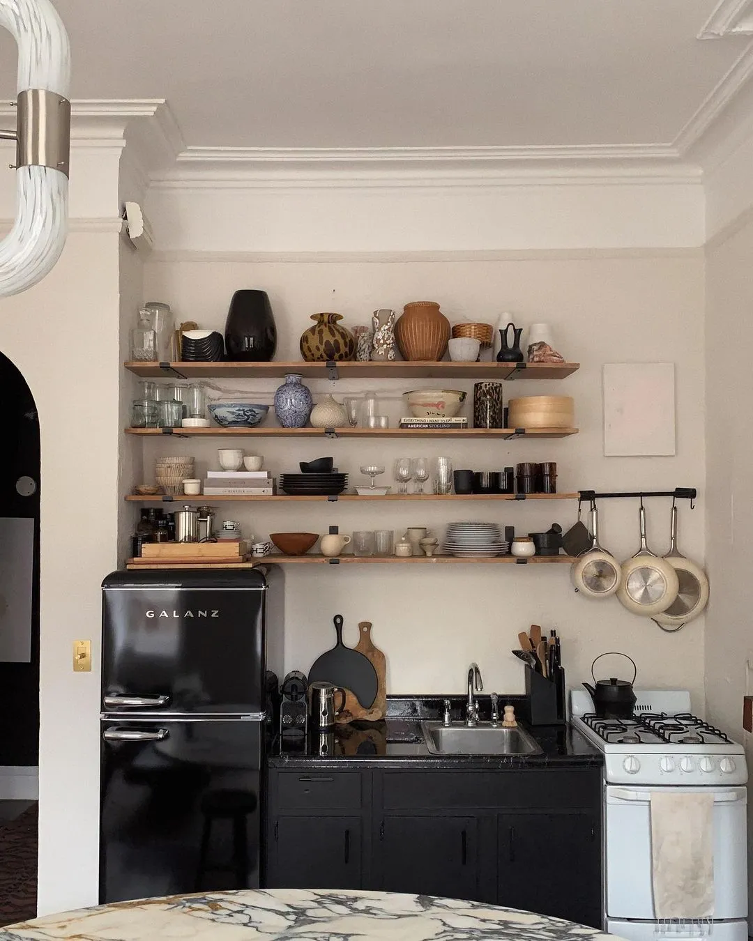 11348 kitchen shelves