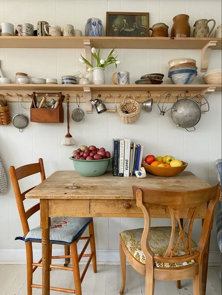 11351 red kitchen walls