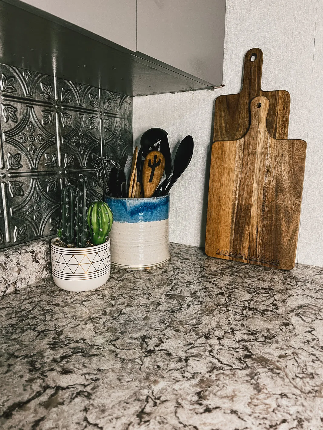 /img/11370-zazzle-western-kitchen-budget.webp