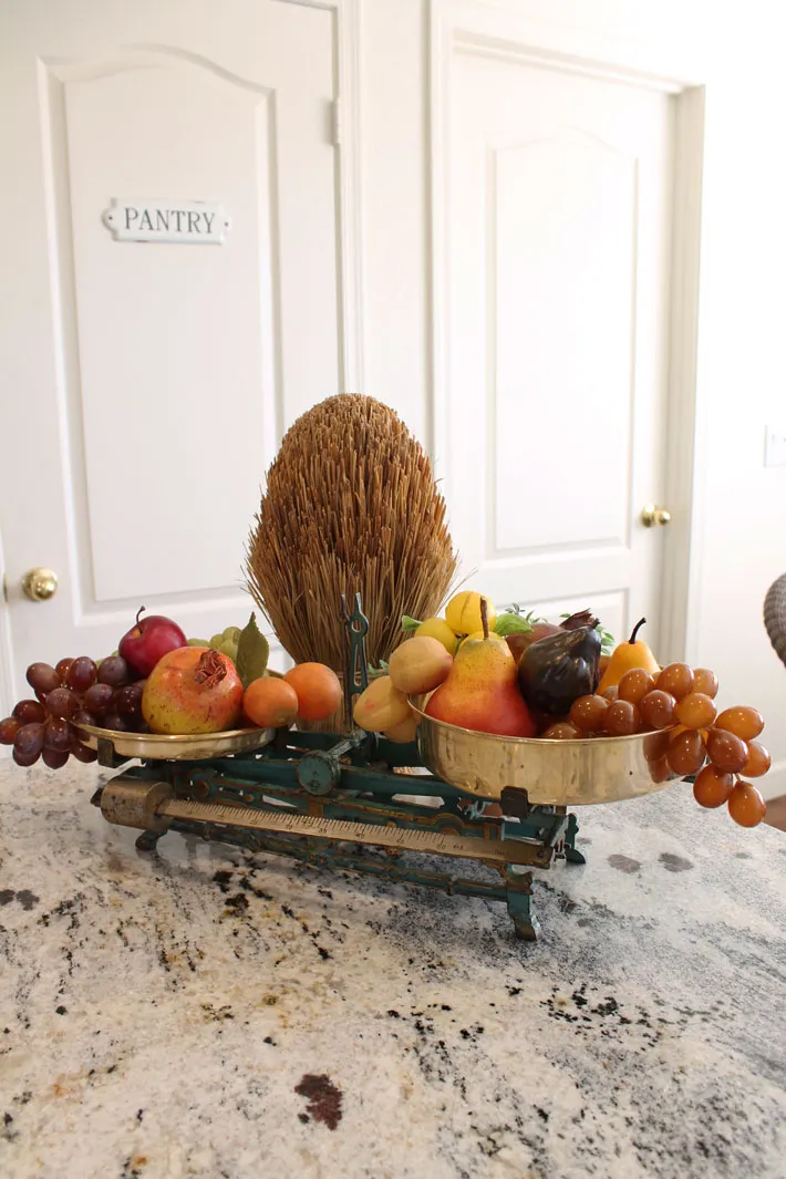/img/11409-summer-kitchen-candles.webp