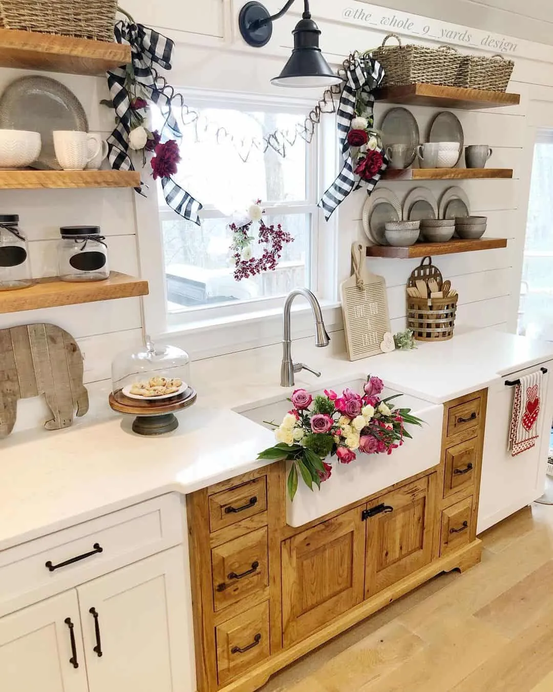 11439 textured wall farmhouse kitchen