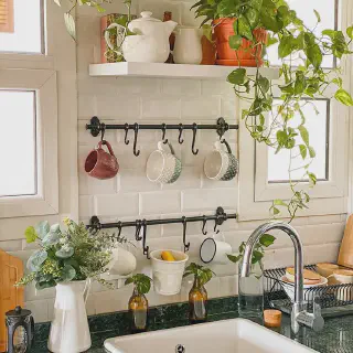 /img/11459-kitchen-decor-sell-house-7.webp
