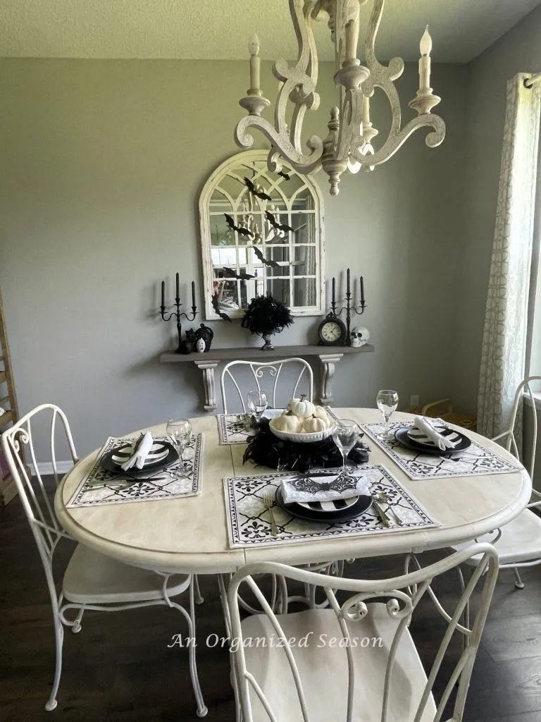 /img/11511-halloween-kitchen-display.webp