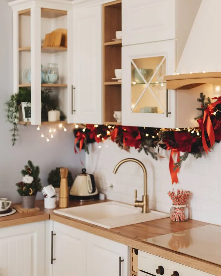 /img/11513-christmas-kitchen-decor-online-7.webp