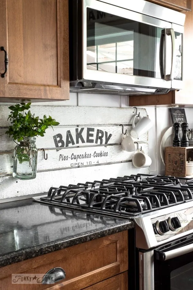 11534 farmhouse wood elements