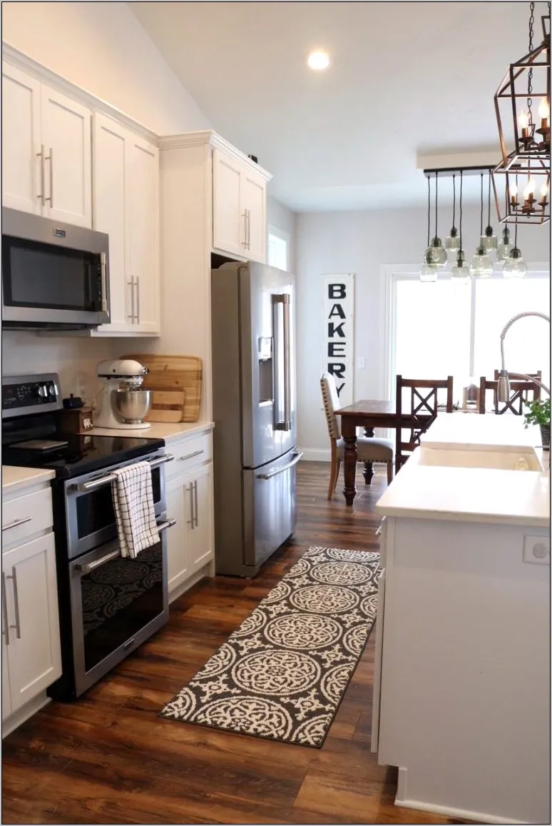 11536 small farmhouse kitchen