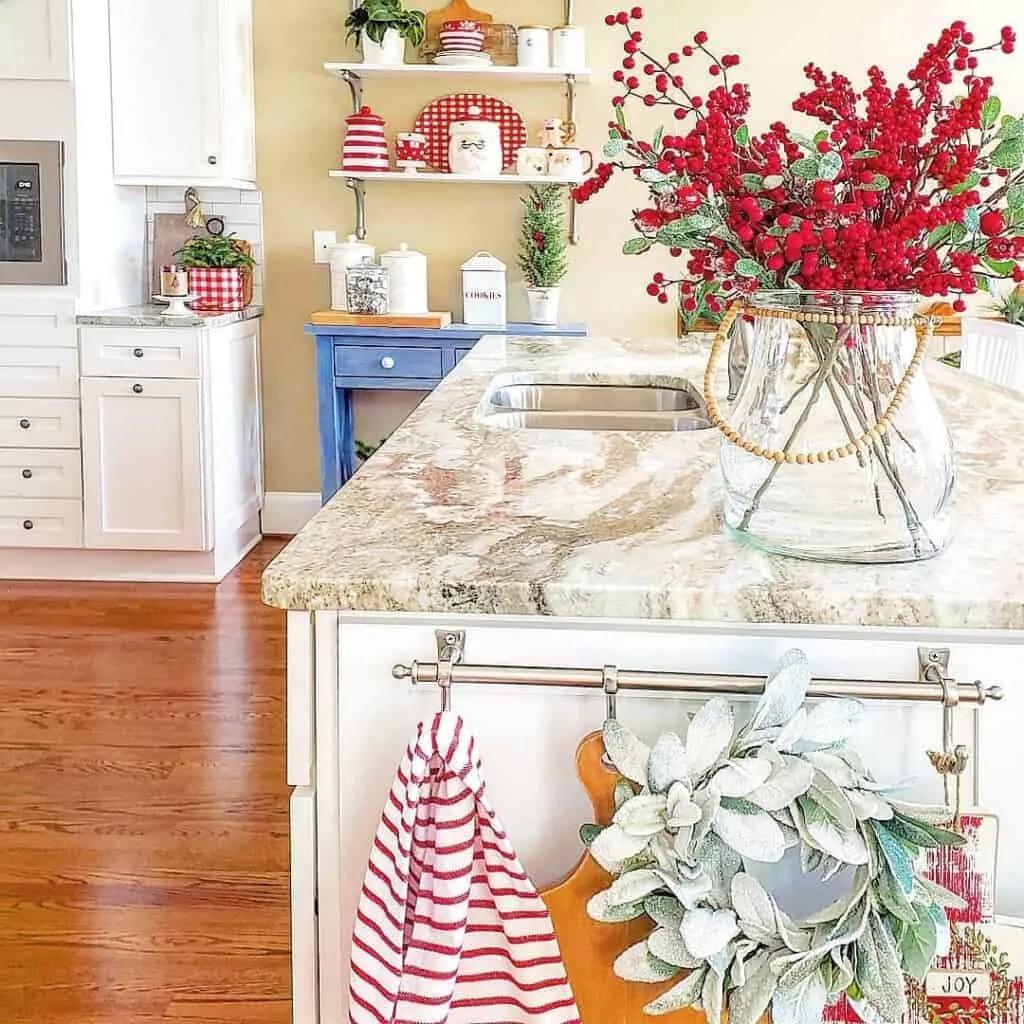 /img/11552-rustic-red-kitchen-maintenance.webp
