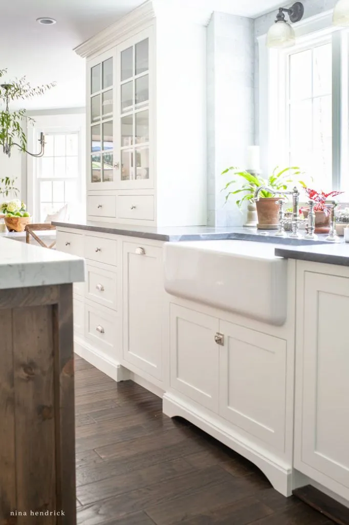11552 rustic red kitchen painting