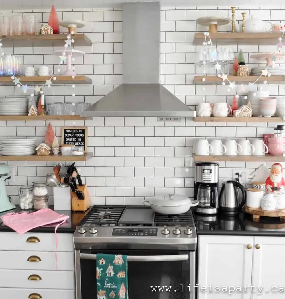 11560 pink christmas kitchen 6