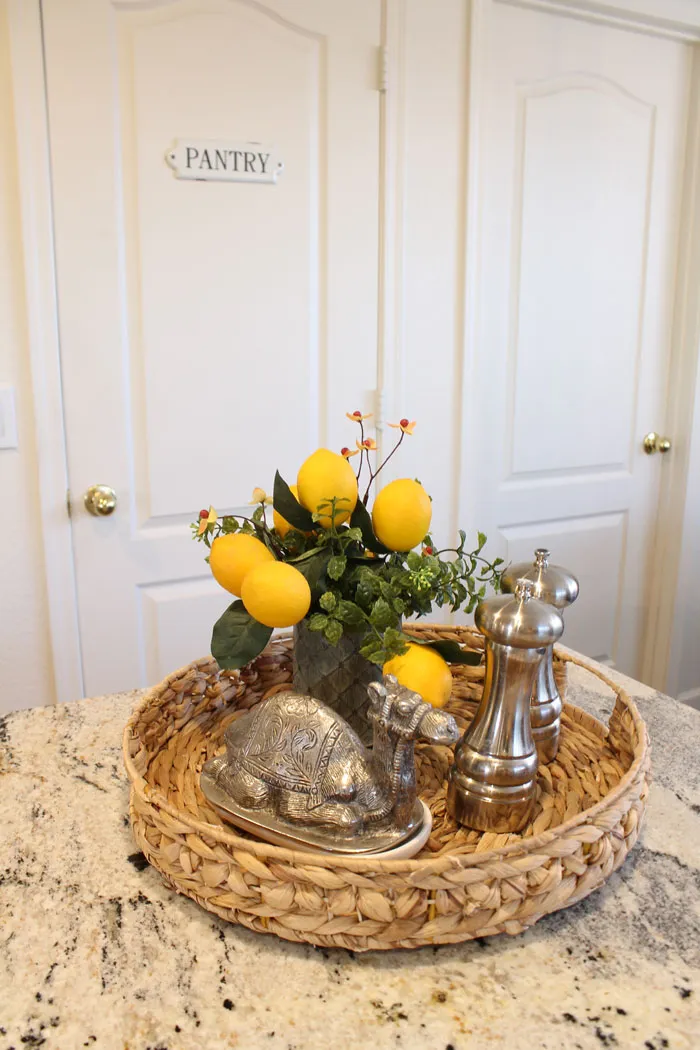 11585 summer kitchen lighting
