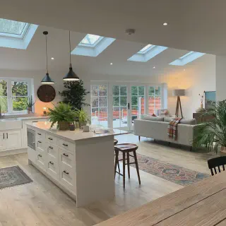 /img/11598-open-plan-kitchen-appliances-8.webp