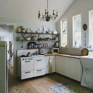 /img/11601-vintage-kitchen-display.webp