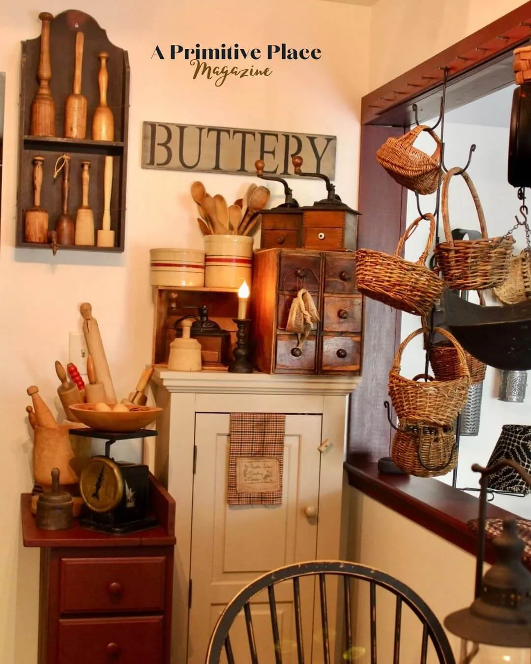 11611 antique display cabinets