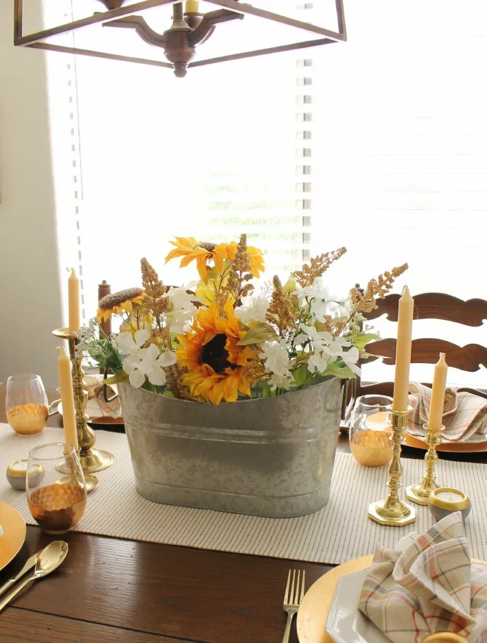 /img/11650-summer-kitchen-lighting.webp